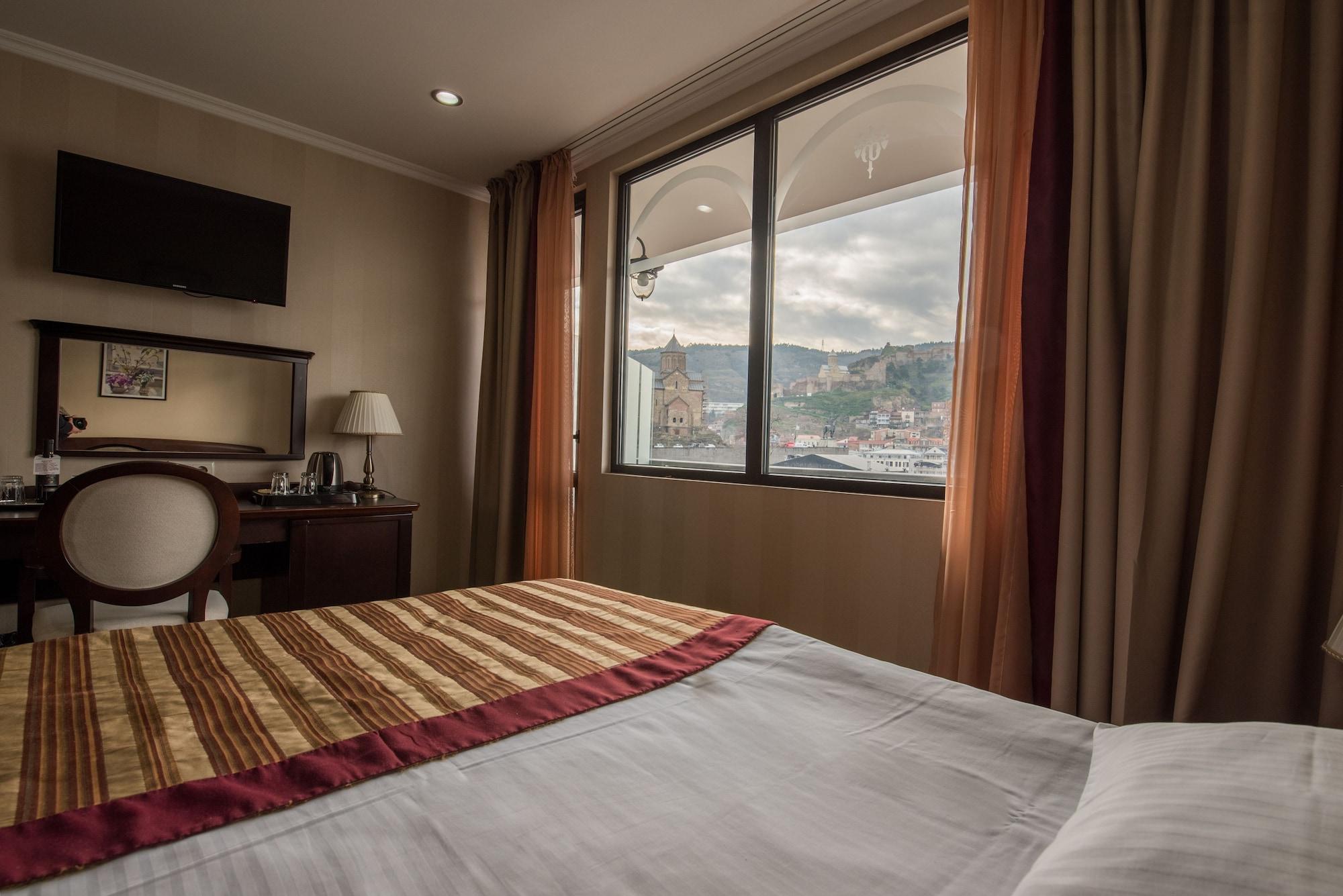 Hotel Rikhe Monika Тбилиси Екстериор снимка