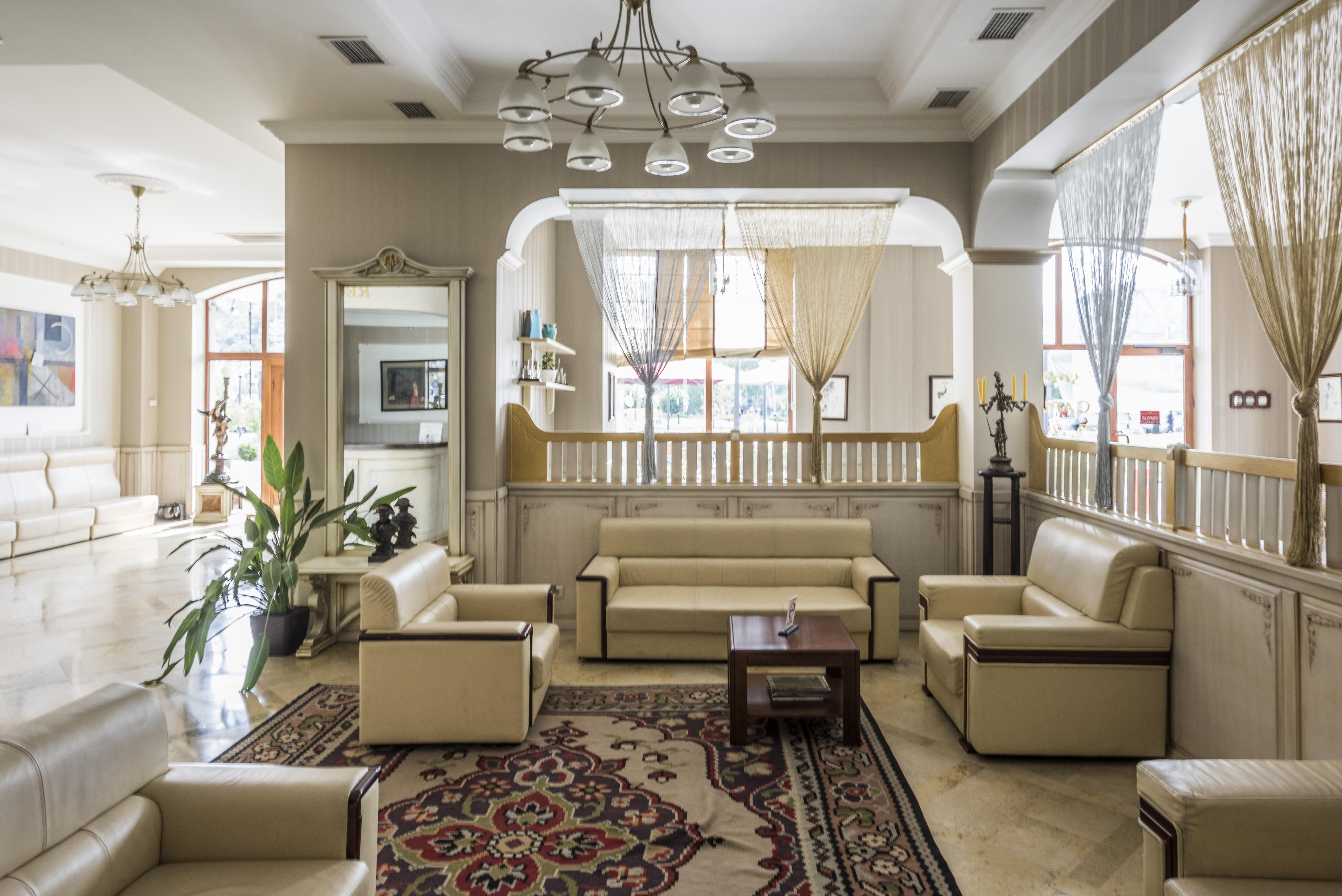 Hotel Rikhe Monika Тбилиси Екстериор снимка