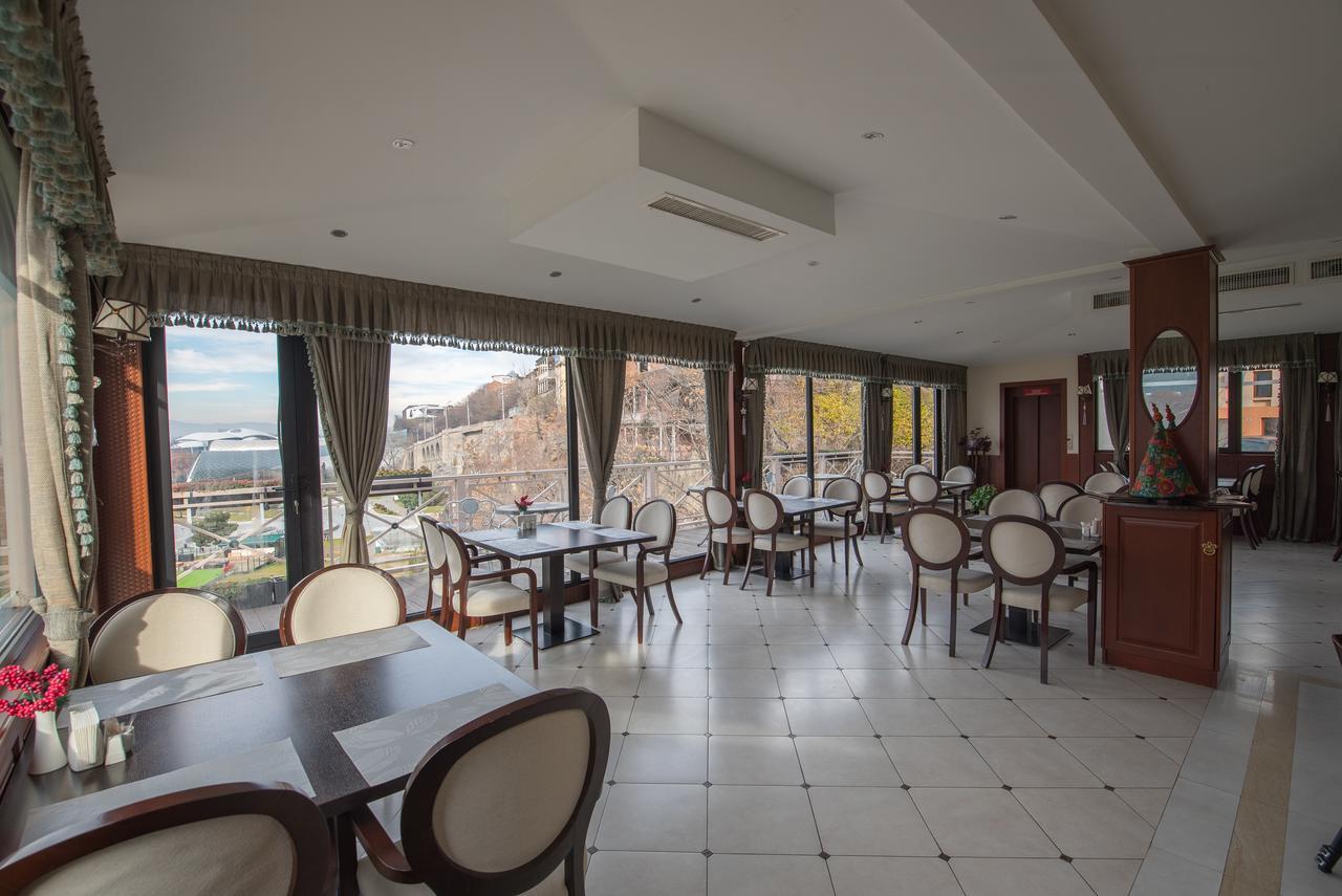 Hotel Rikhe Monika Тбилиси Екстериор снимка