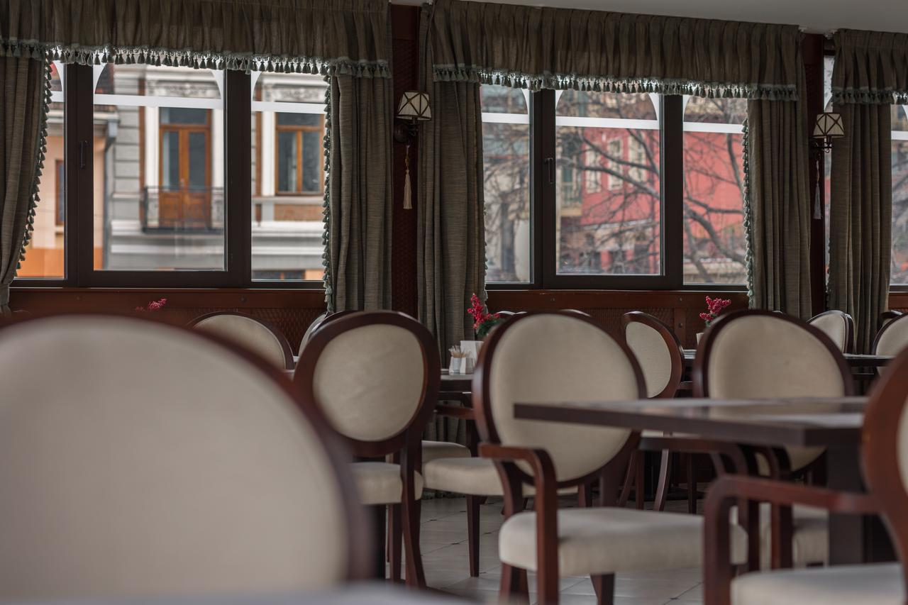 Hotel Rikhe Monika Тбилиси Екстериор снимка