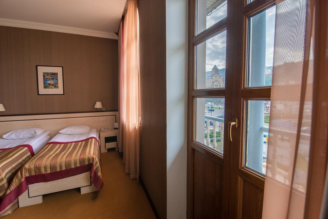 Hotel Rikhe Monika Тбилиси Екстериор снимка